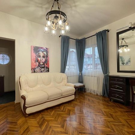 Premier Rooms Ploiesti Bagian luar foto