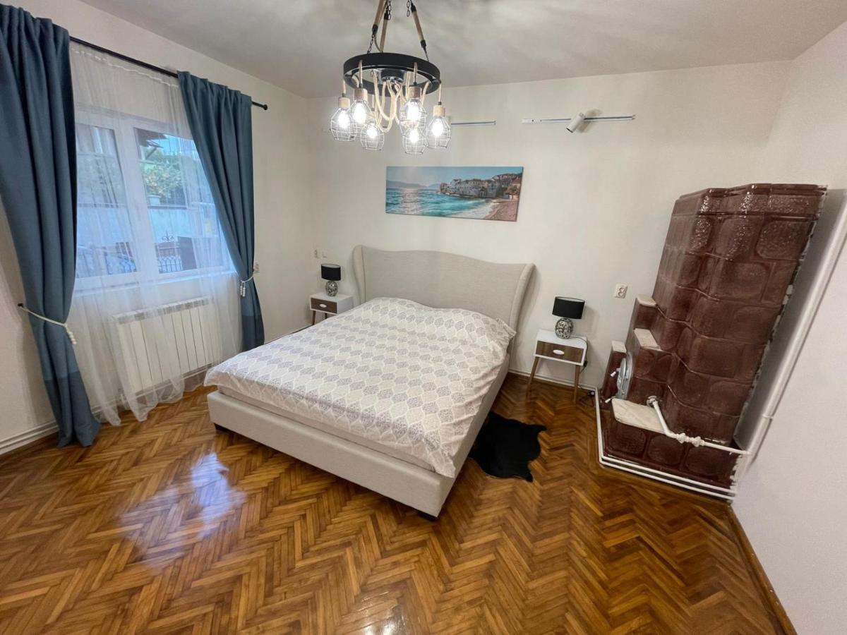 Premier Rooms Ploiesti Bagian luar foto