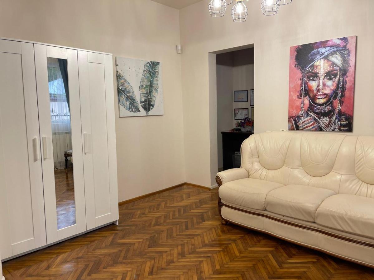 Premier Rooms Ploiesti Bagian luar foto